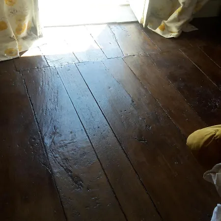 Chez Tuffin Oda ve Kahvaltı Salles-Lavalette